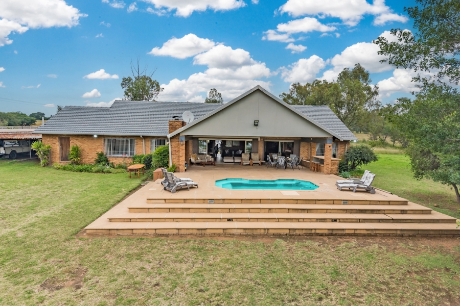 4 Bedroom Property for Sale in Vaaldam SH Free State